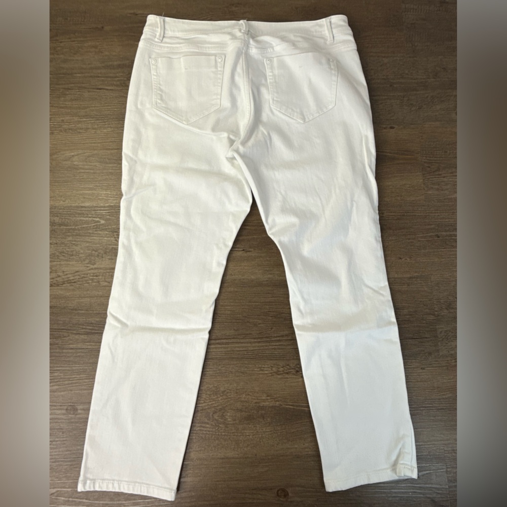 J. Jill Authentic Fit Slim Ankle, White Denim Jeans, size 10P - Picture 10 of 10